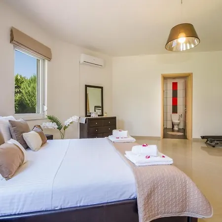 Elina Luxury Villa