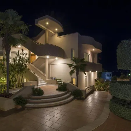 Elina Luxury Villa Stalos